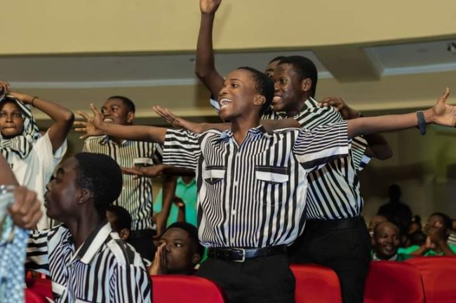 "NEVER SAY DIE"!ADISCO DIG DEEP TO BEAT PERSCO IN PHOTO FINISH