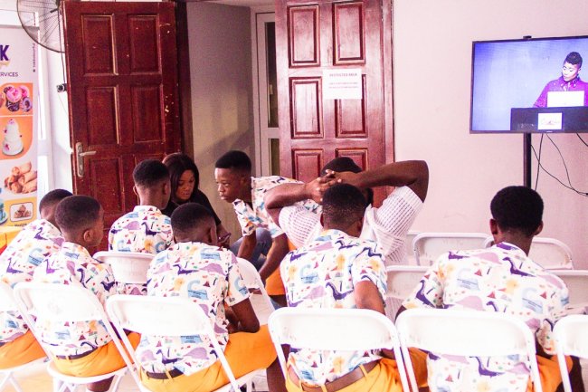 Manna International shake Junior Sharks 7