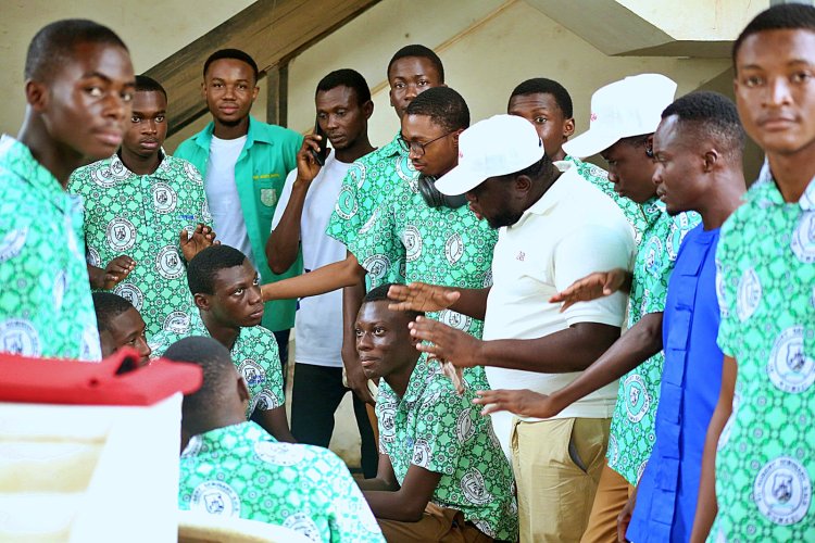 Senior Sharks 8 Round 16- St. Hubert stroll to victory against Saviour SHS